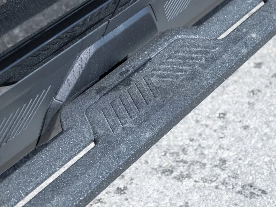 2026 GMC Hummer EV - Image 9 of 20