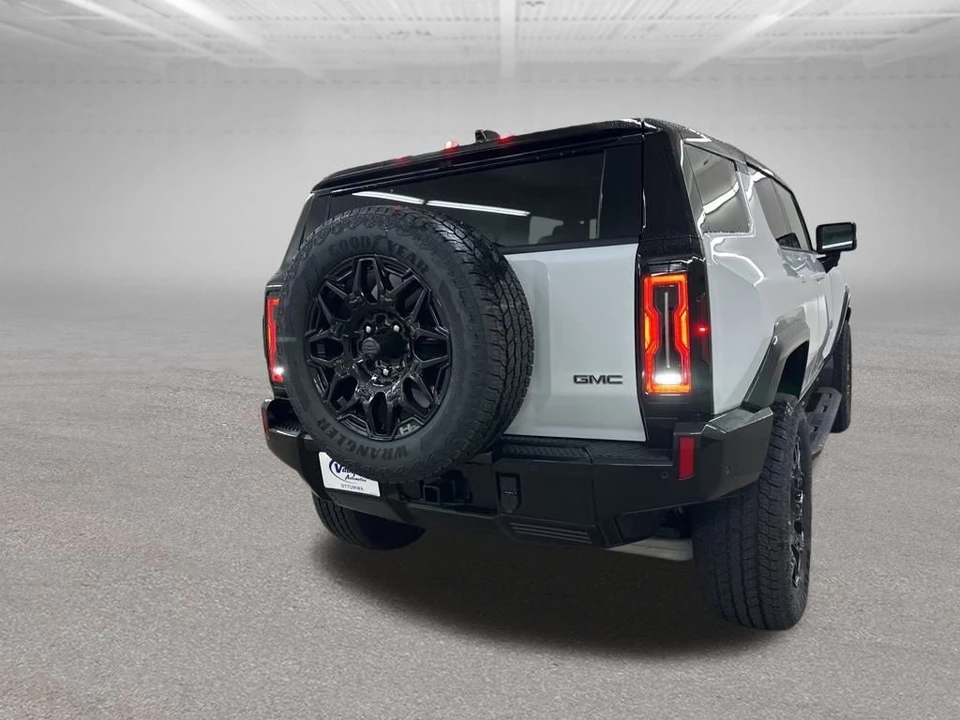 2026 GMC Hummer EV - Image 10 of 12