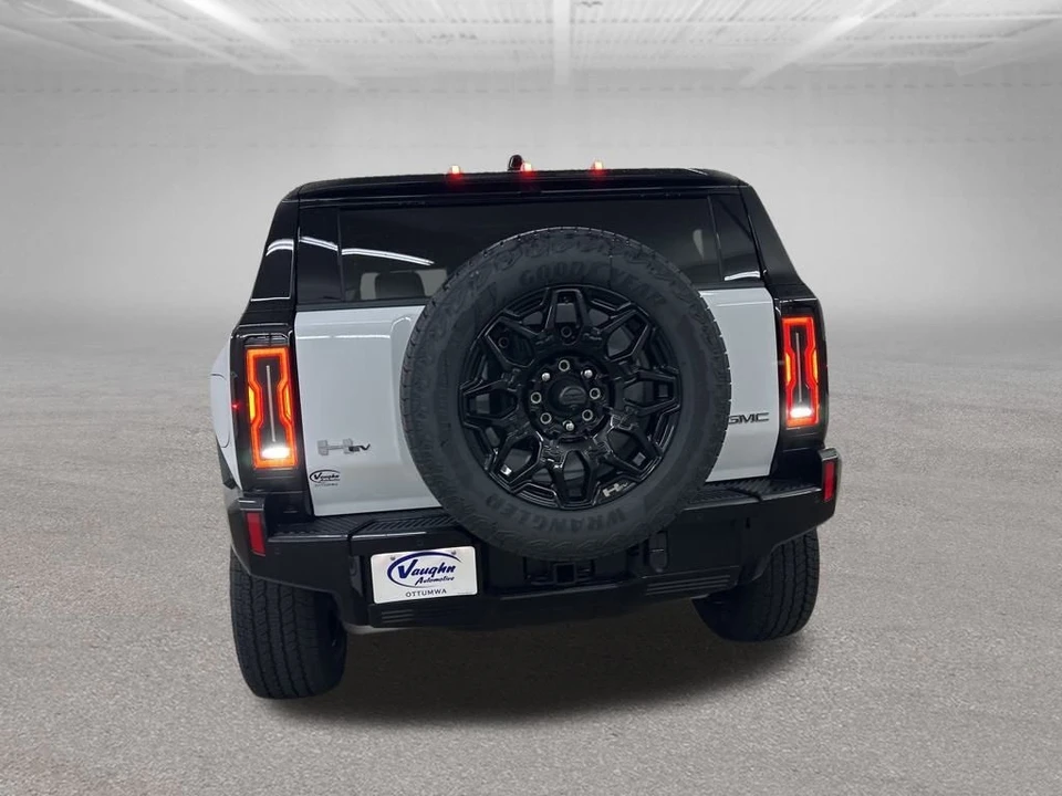 2026 GMC Hummer EV - Image 9 of 12