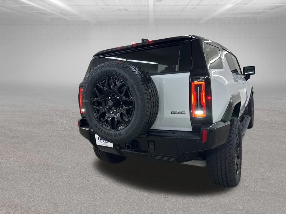 2026 GMC Hummer EV - Image 10 of 12