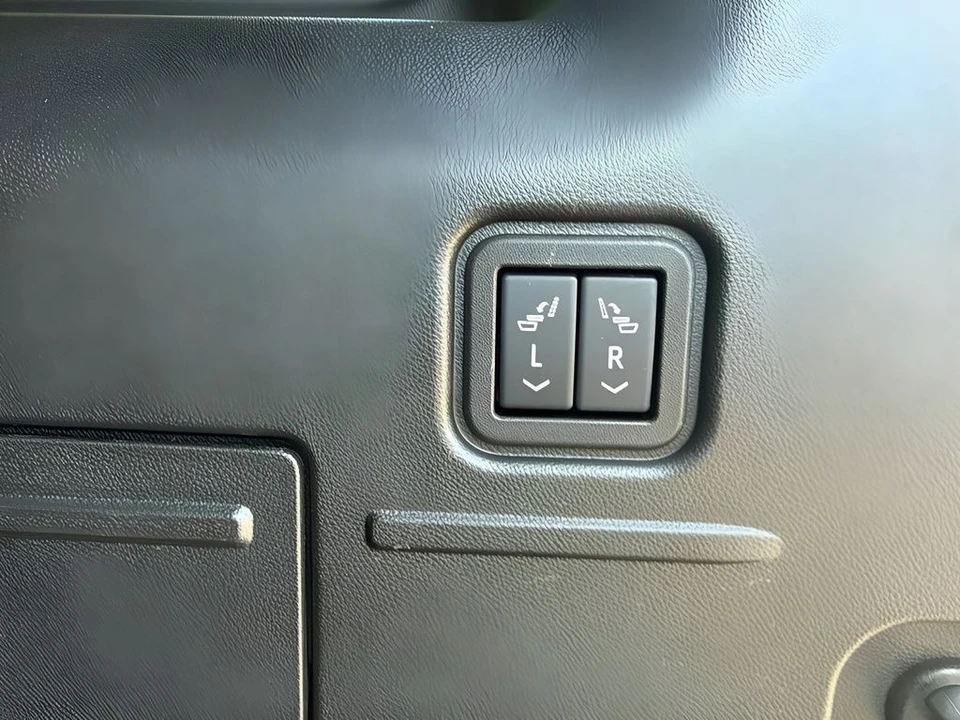 2026 GMC Hummer EV - Image 31 of 31