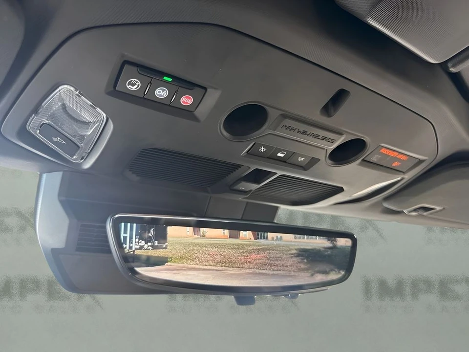 2026 GMC Hummer EV - Image 27 of 31