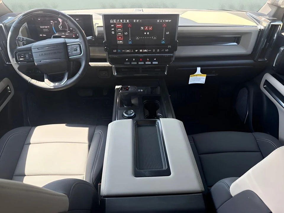 2026 GMC Hummer EV - Image 16 of 31