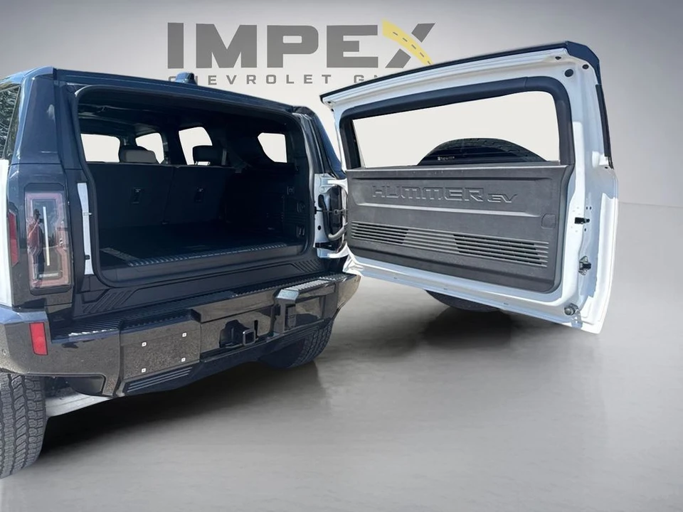2026 GMC Hummer EV - Image 9 of 31