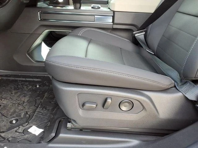 2026 GMC Hummer EV - Image 8 of 14