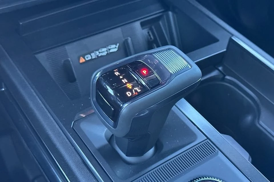 2026 GMC Hummer EV - Image 19 of 20