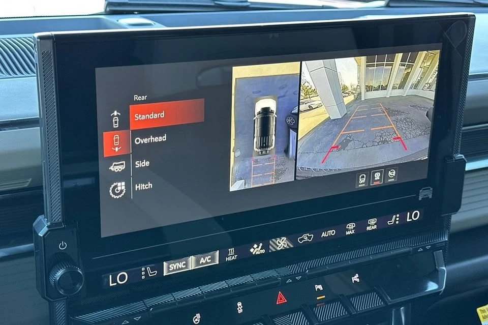 2026 GMC Hummer EV - Image 17 of 20