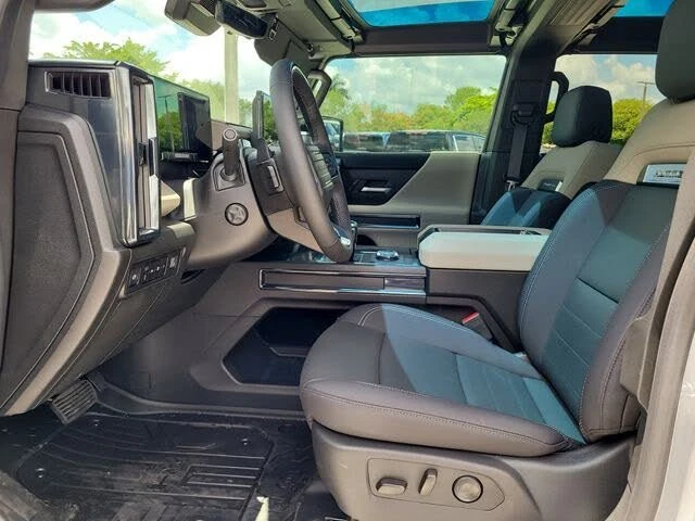 2026 GMC Hummer EV - Image 8 of 12