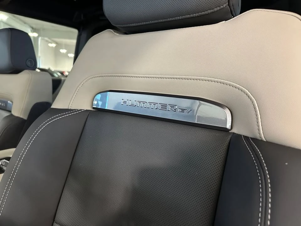 2026 GMC Hummer EV - Image 13 of 20