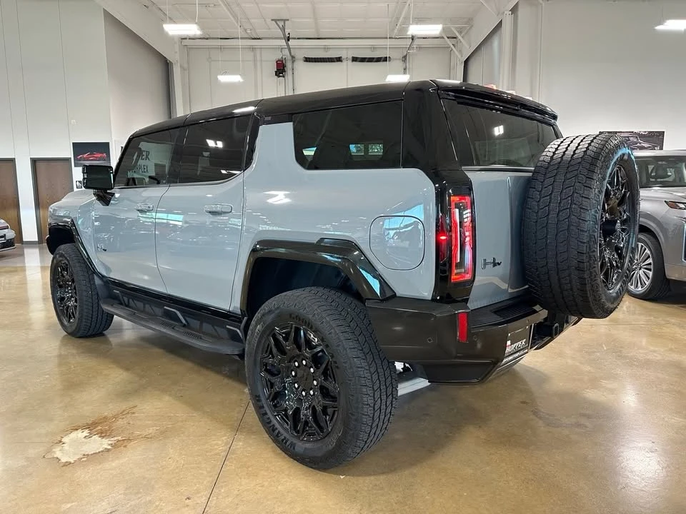 2026 GMC Hummer EV - Image 4 of 20