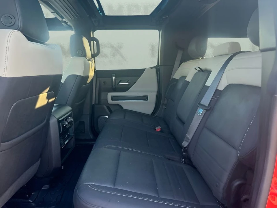 2026 GMC Hummer EV - Image 9 of 15