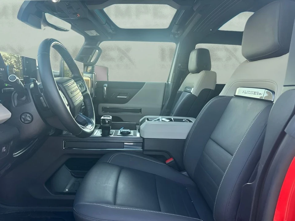 2026 GMC Hummer EV - Image 12 of 15