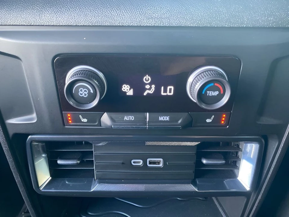 2026 GMC Hummer EV - Image 15 of 31