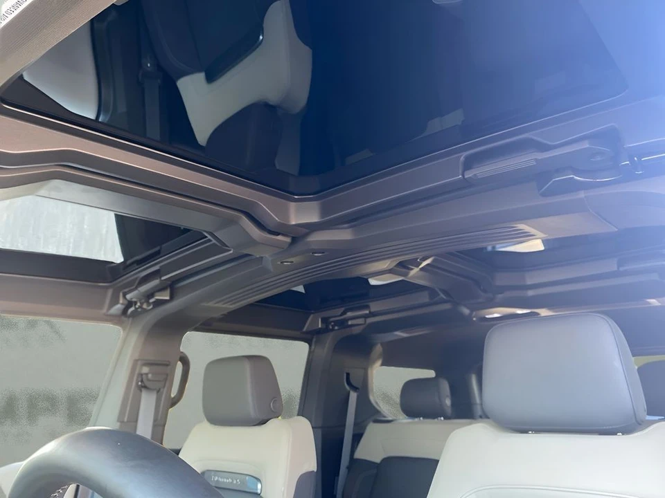 2026 GMC Hummer EV - Image 29 of 31