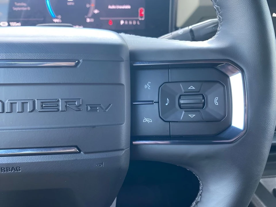 2026 GMC Hummer EV - Image 20 of 31
