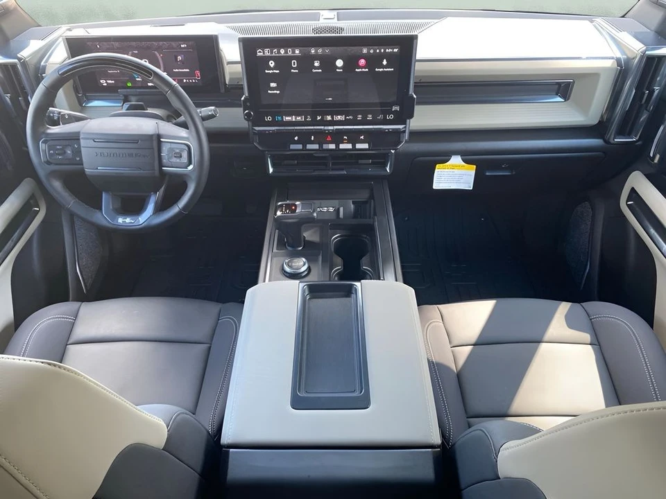 2026 GMC Hummer EV - Image 16 of 31