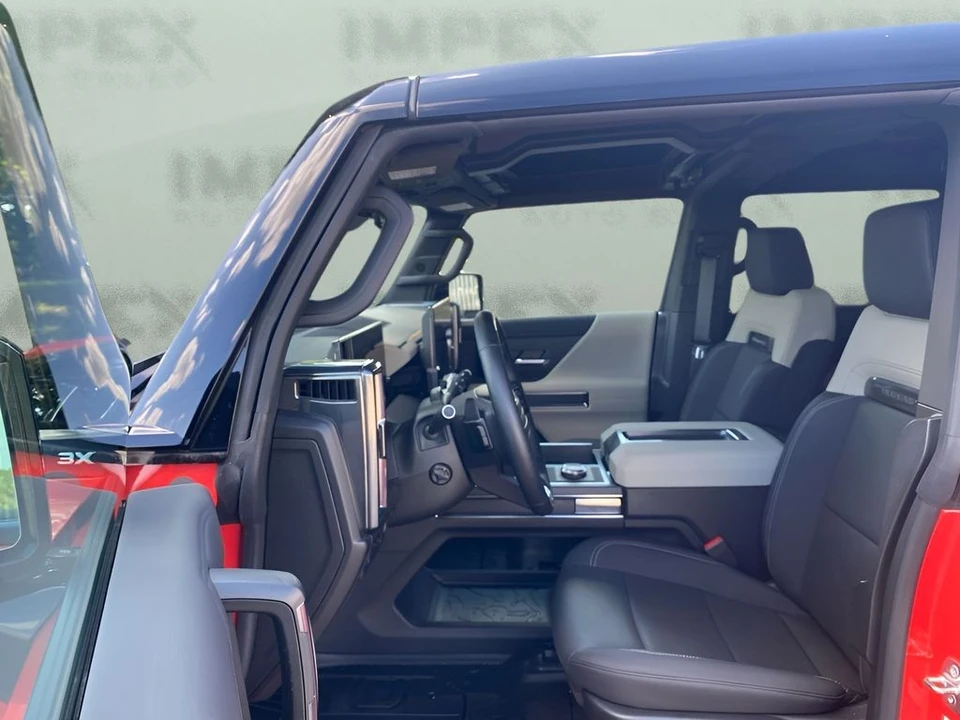 2026 GMC Hummer EV - Image 10 of 31