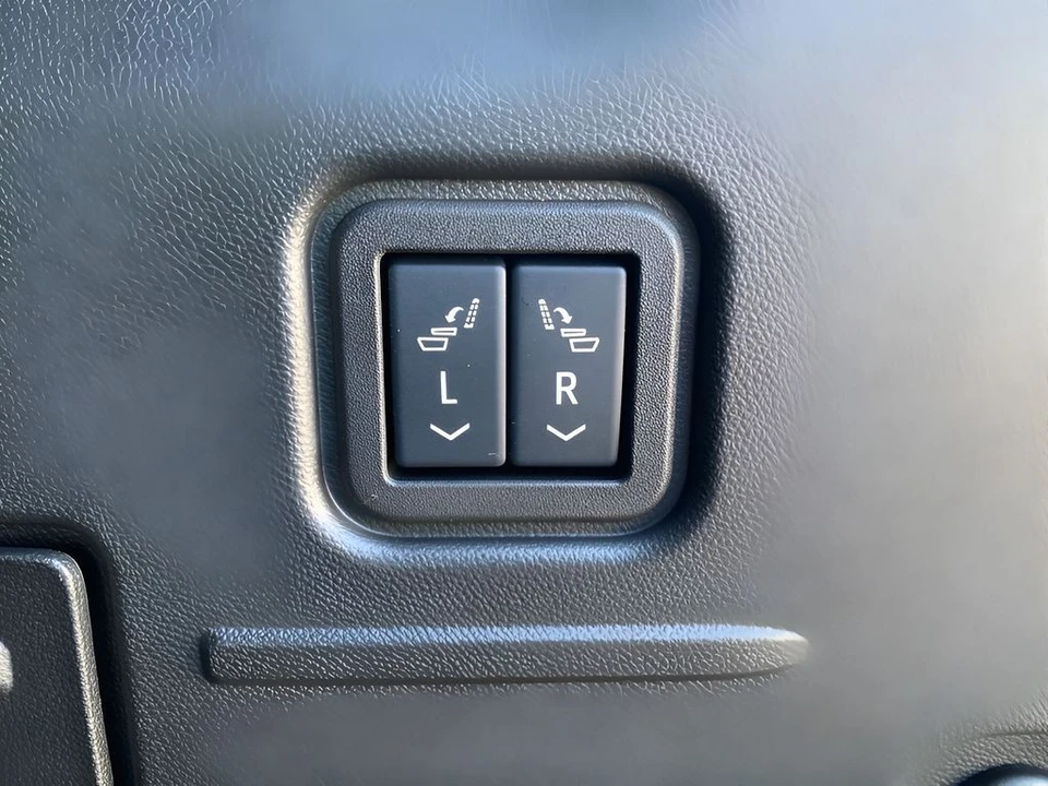 2026 GMC Hummer EV - Image 31 of 31