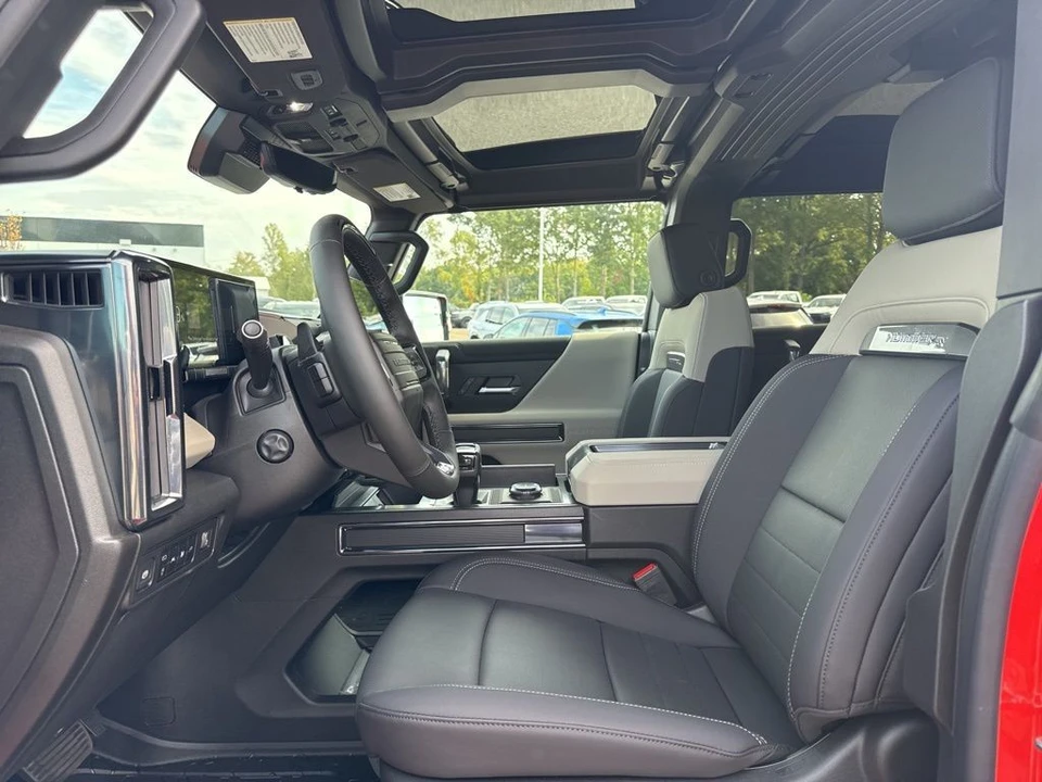 2026 GMC Hummer EV - Image 9 of 12