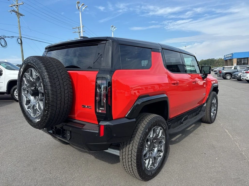 2026 GMC Hummer EV - Image 5 of 12