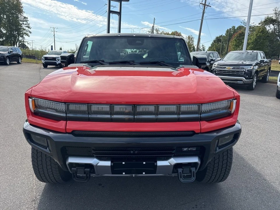 2026 GMC Hummer EV - Image 8 of 12