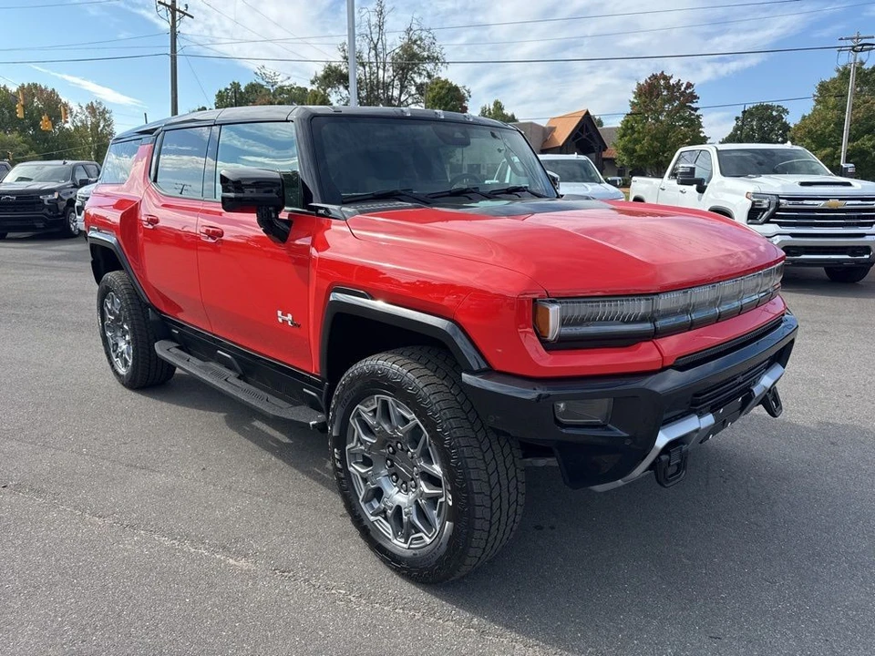 2026 GMC Hummer EV - Image 7 of 12