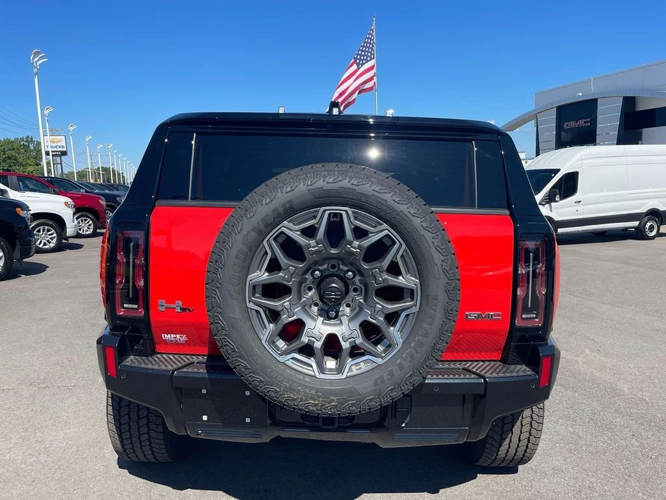 2026 GMC Hummer EV - Image 4 of 12