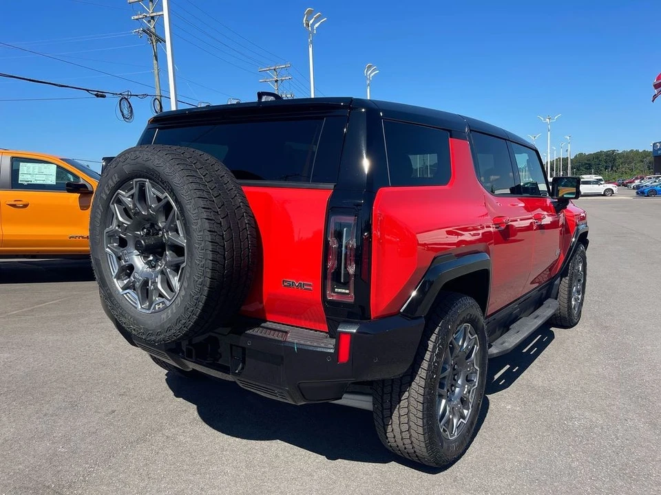 2026 GMC Hummer EV - Image 5 of 12