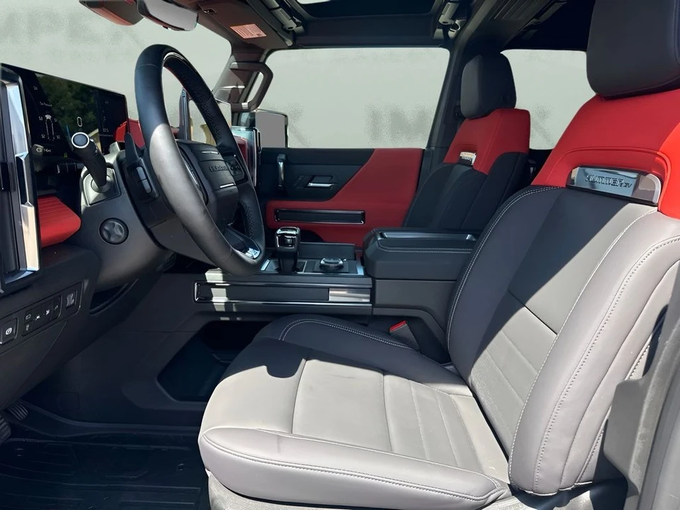 2026 GMC Hummer EV - Image 9 of 31
