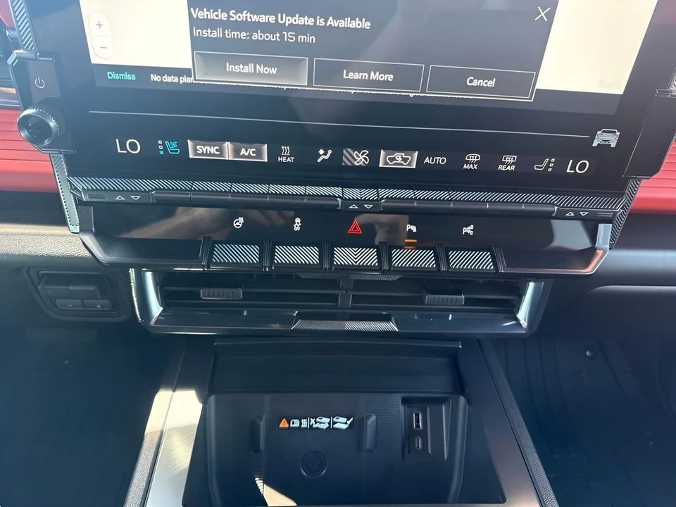 2026 GMC Hummer EV - Image 23 of 31
