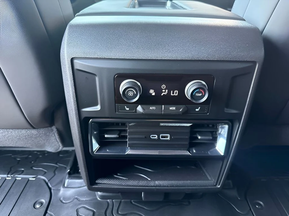 2026 GMC Hummer EV - Image 14 of 31