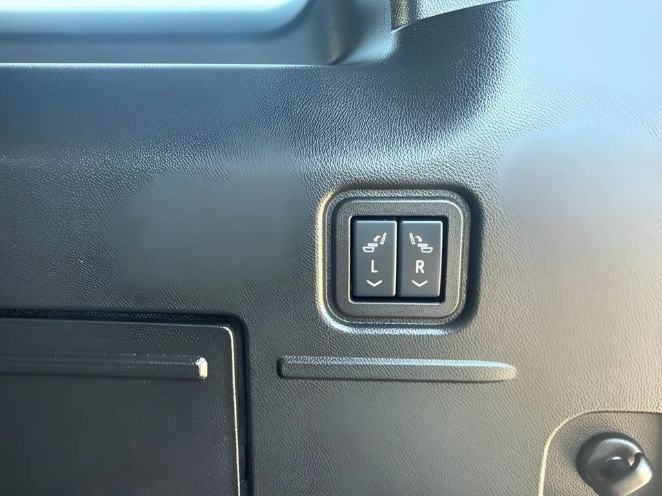 2026 GMC Hummer EV - Image 31 of 31