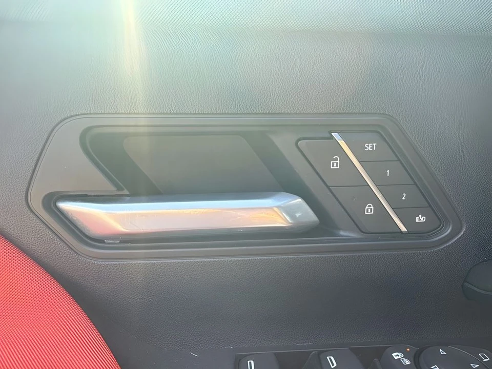 2026 GMC Hummer EV - Image 13 of 31