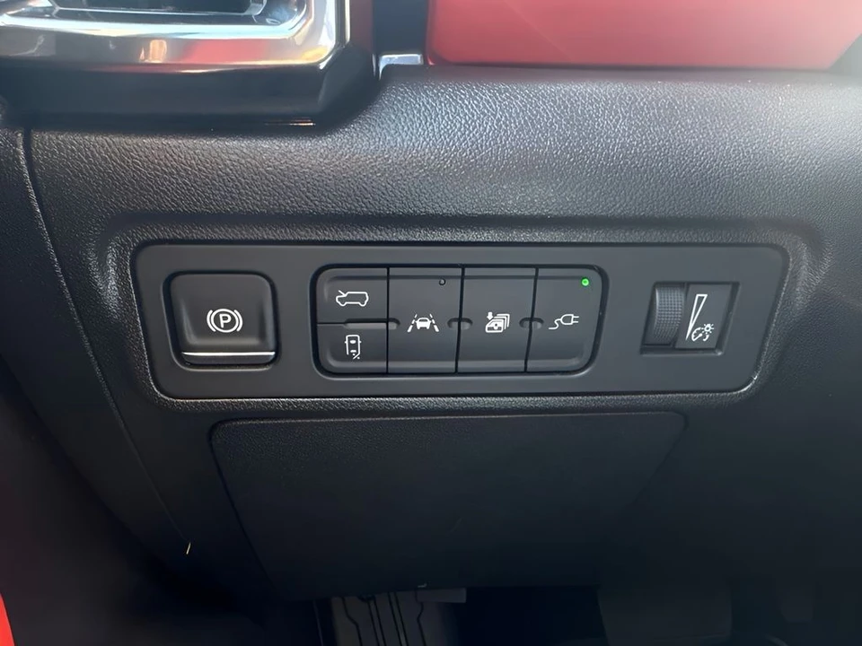 2026 GMC Hummer EV - Image 25 of 31