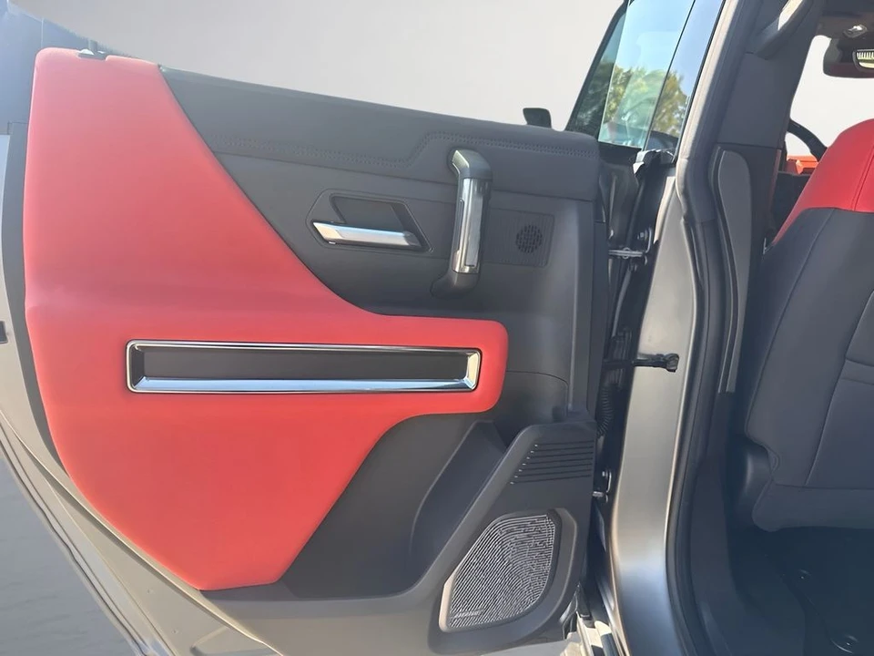2026 GMC Hummer EV - Image 30 of 31