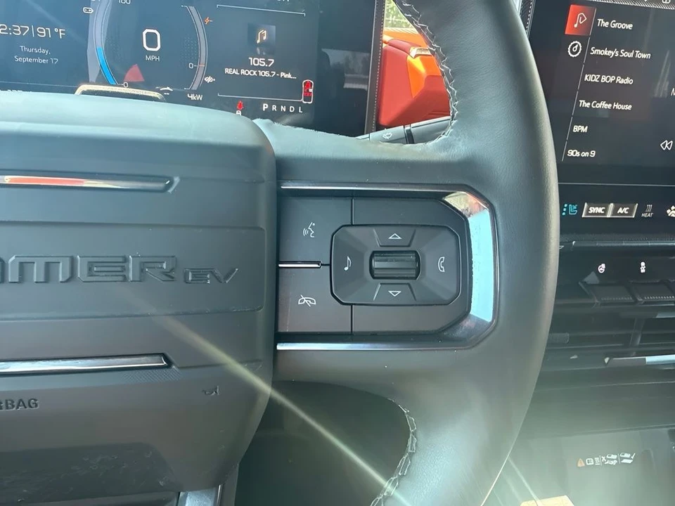 2026 GMC Hummer EV - Image 19 of 31