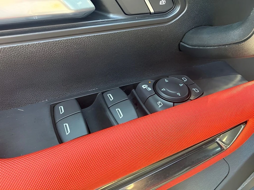 2026 GMC Hummer EV - Image 29 of 31