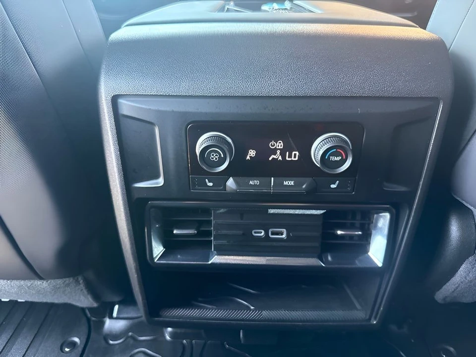 2026 GMC Hummer EV - Image 15 of 31