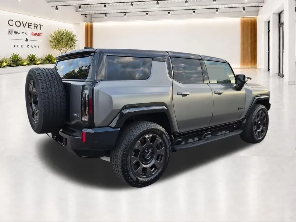 2026 GMC Hummer EV - Image 11 of 19