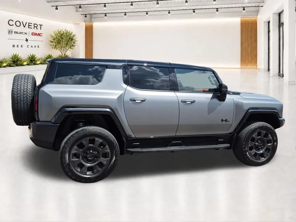 2026 GMC Hummer EV - Image 12 of 19