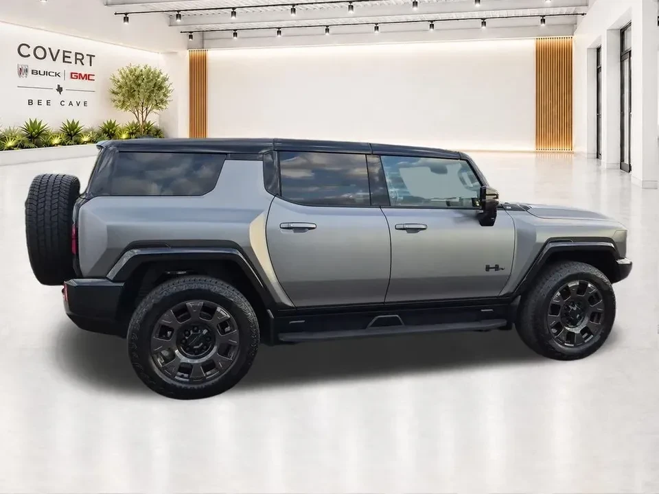 2026 GMC Hummer EV - Image 12 of 19