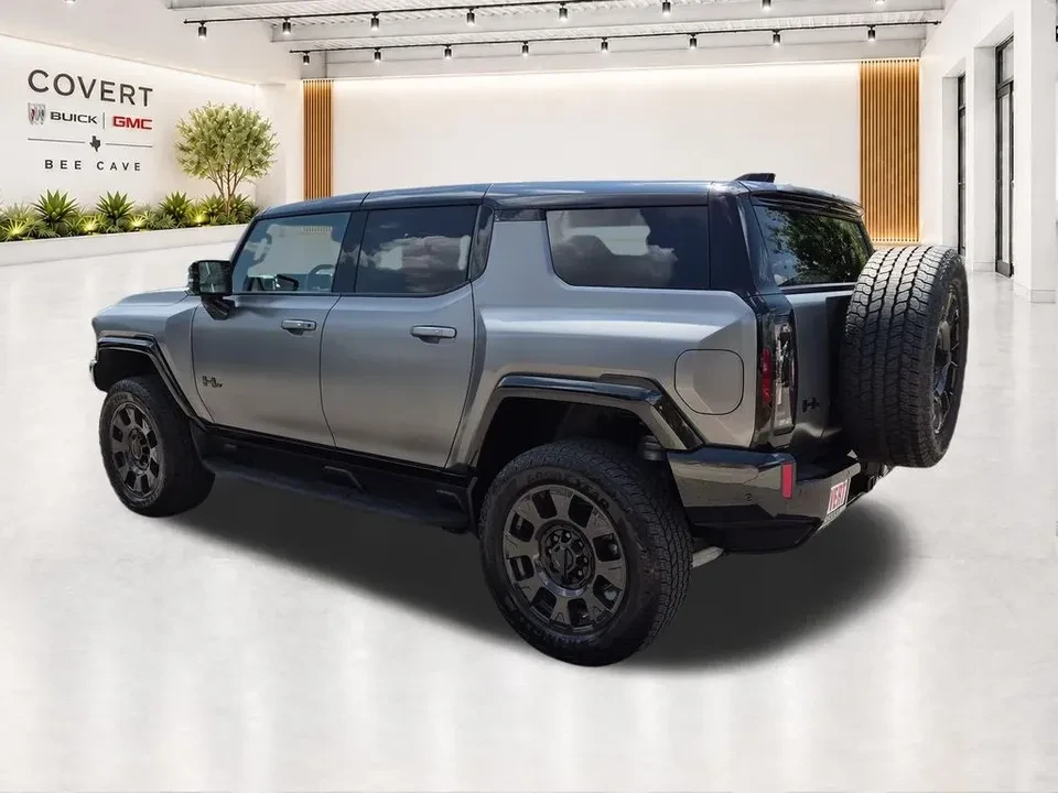 2026 GMC Hummer EV - Image 9 of 19