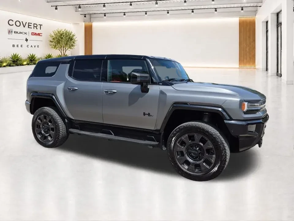 2026 GMC Hummer EV - Image 14 of 19