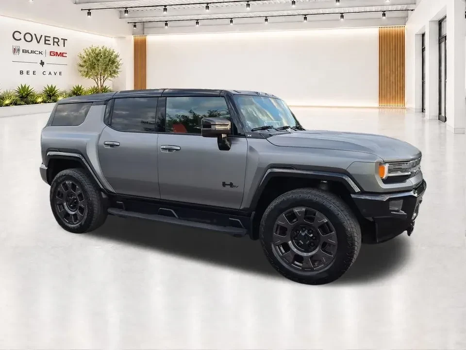 2026 GMC Hummer EV - Image 14 of 19