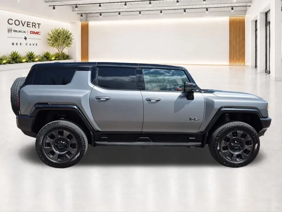 2026 GMC Hummer EV - Image 13 of 19