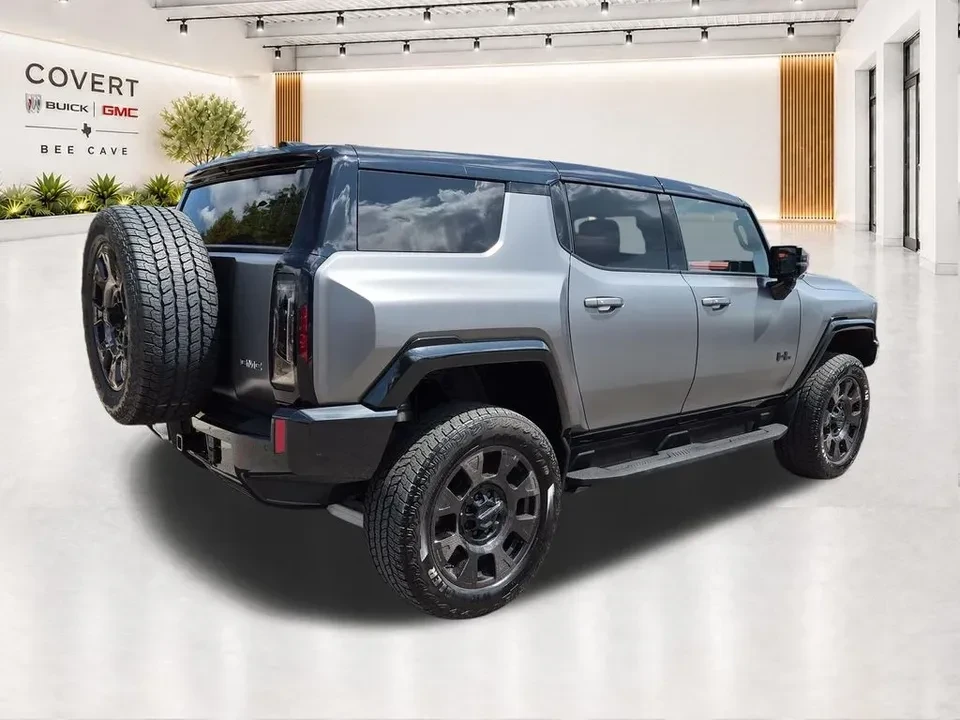 2026 GMC Hummer EV - Image 11 of 19