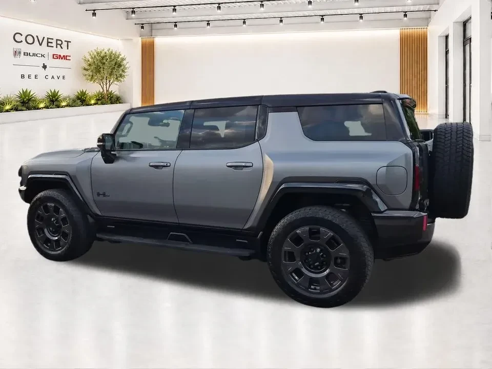 2026 GMC Hummer EV - Image 8 of 19