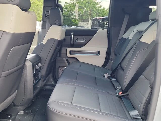 2026 GMC Hummer EV - Image 5 of 13