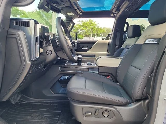 2026 GMC Hummer EV - Image 8 of 13