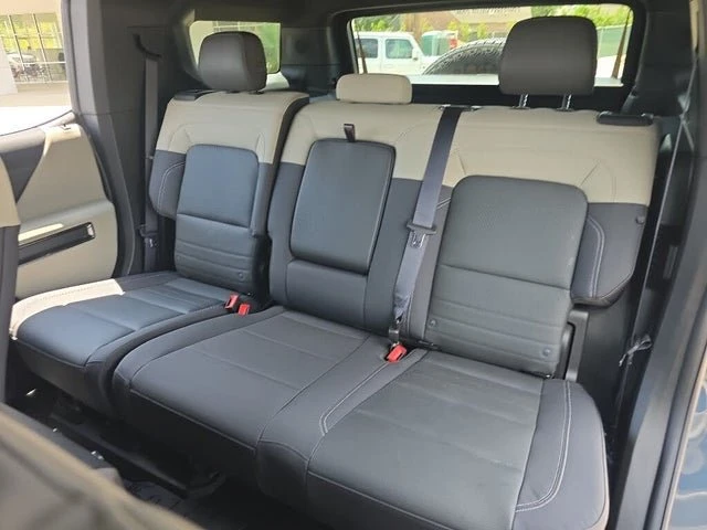 2026 GMC Hummer EV - Image 16 of 18